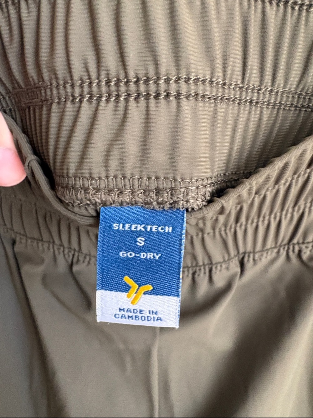 Old Navy Sleektech Barrel Pant Size Small - Picture 2 of 3